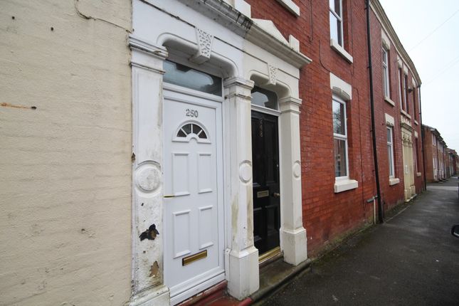 Thumbnail Shared accommodation to rent in Selborne Street, Preston, Lancashire