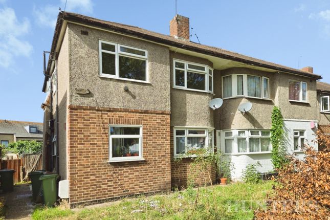 2-bed flat on 125A, Green Wrythe Lane, Carshalton, £175,000