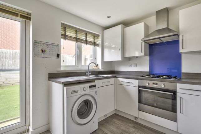 CLITCHBURY CLOSE, SWINDON photo 4