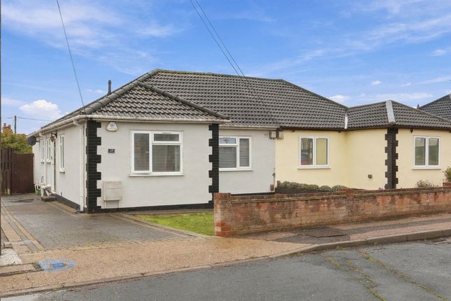 3-bed bungalow on Holtynge, Benfleet, £400,000