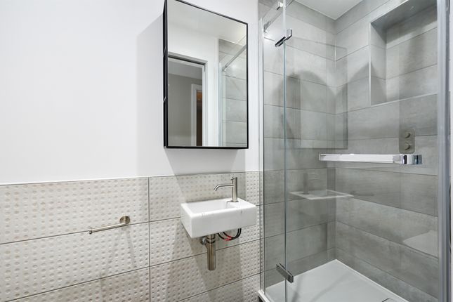 Plot 3, Chaplin Apartments, 10b, Shepherds Bush Road, London photo 4