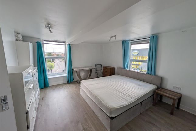Flat, 4 87-89, Wallgate, Wigan photo 5
