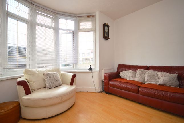 3 Bedroom Mid-Terraced House