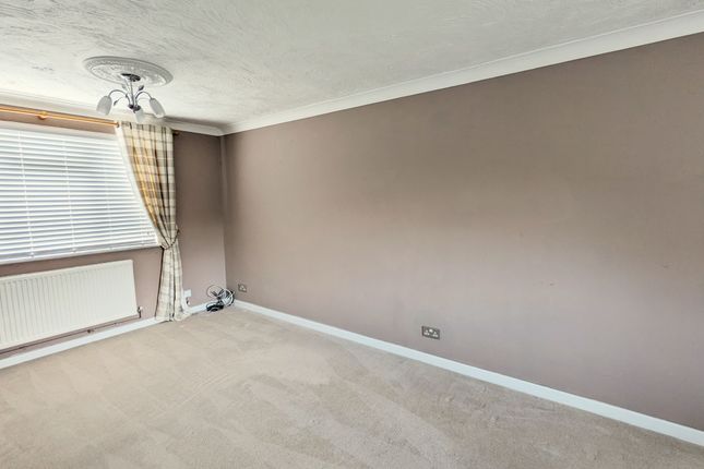 62, GRANTHAM photo 3