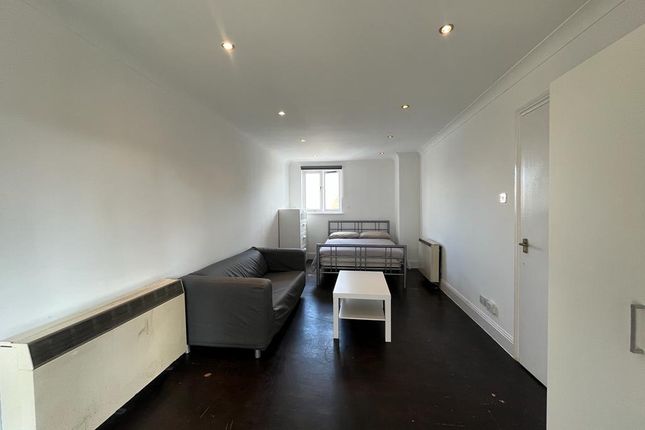 Room to rent in East Ferry Road, London