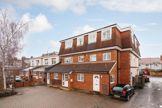 Thumbnail Flat to rent in Walton Road, West Molesey