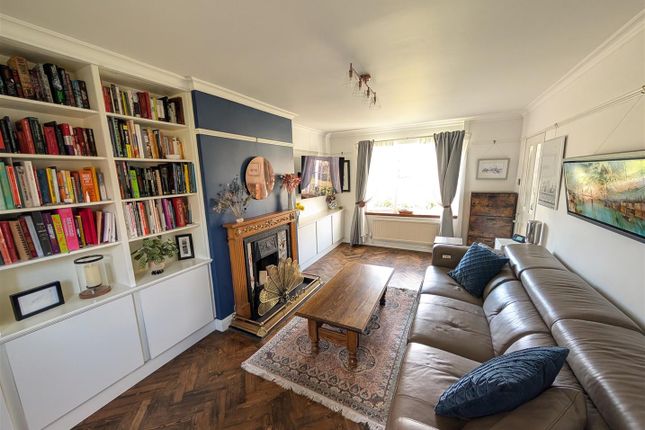 37, Douglas Road, Esher photo 3