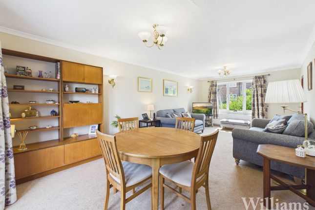 3 Bradenham Walk, Aylesbury photo 3