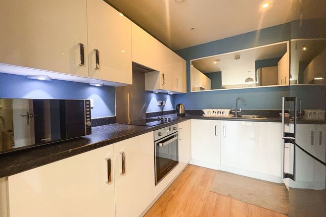 Featherstone Road, Southall photo 3