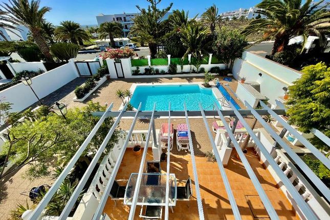 Villa for sale in Calle Columbia, Costa Teguise, Lanzarote, 35508, Spain