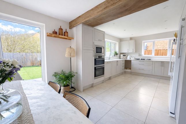 25, Fox Brook, Swindon photo 4