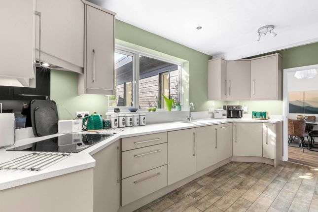 12 Place Farm Way, Princes Risborough photo 4