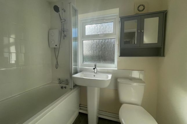 Hill View, Leominster photo 4