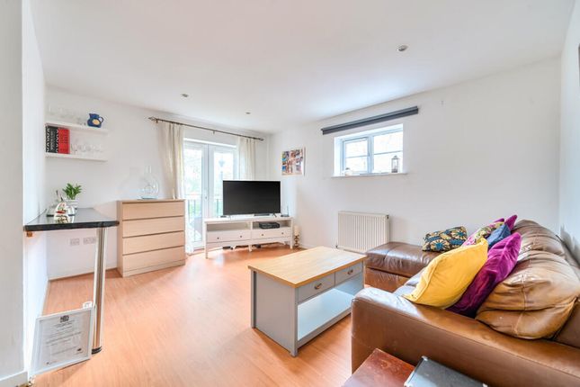 Flat 7, Weybridge photo 3