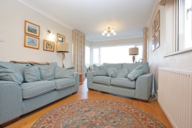 38, Brookfield, Highworth, Swindon photo 2