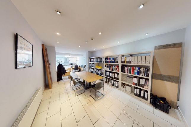 Mews house for sale in Drayton Gardens, London
