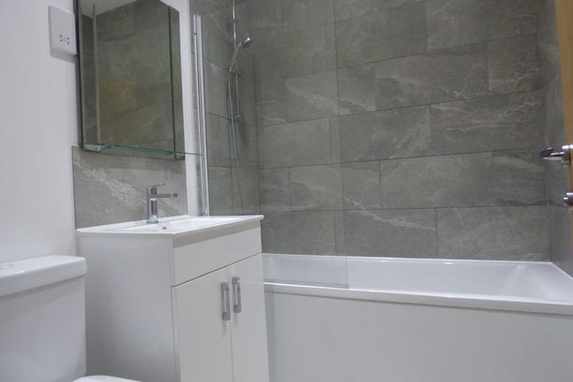 The Quadrant, Westlea, Swindon photo 3