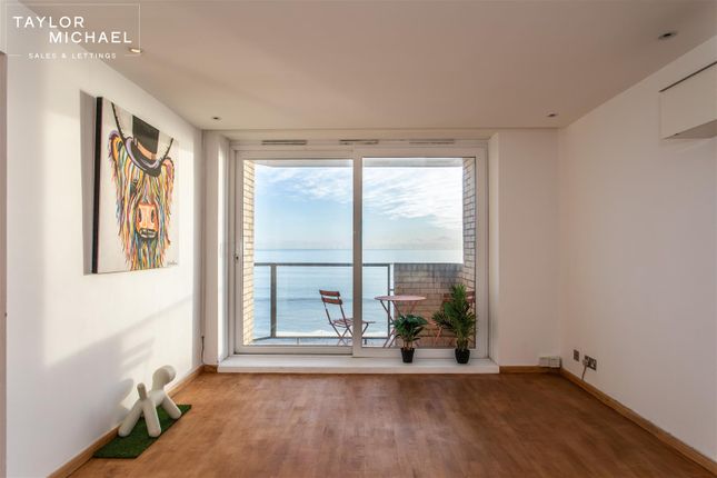 14 Spa Court, Kings Esplanade, Hove photo 3