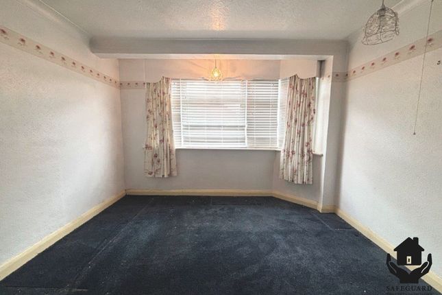 18, Bawdsey Avenue, Ilford photo 4