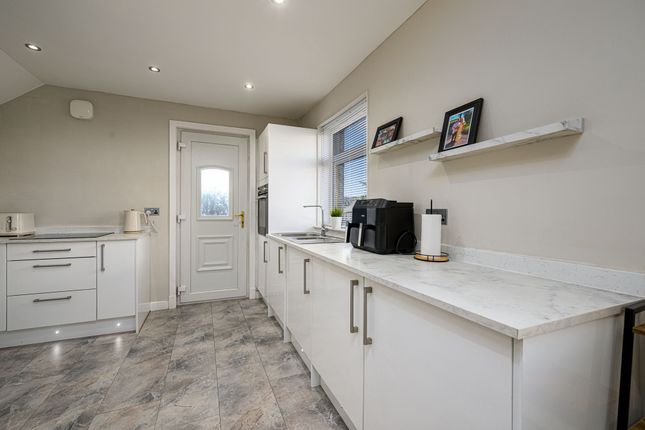 12 Lansdowne Place, Dundee photo 2
