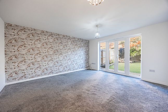 5 Cabinet Close, Dereham photo 3