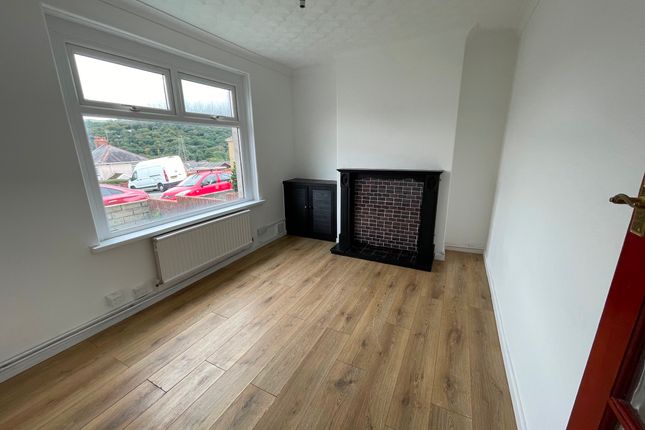 70 Ruskin Street, Neath photo 3