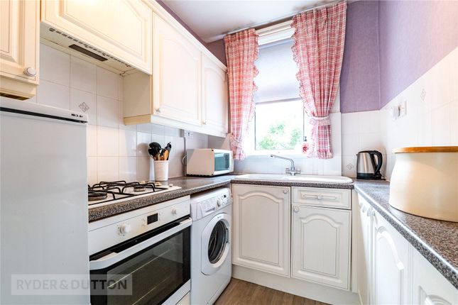 1, Greenhill Lane, Holmfirth photo 3