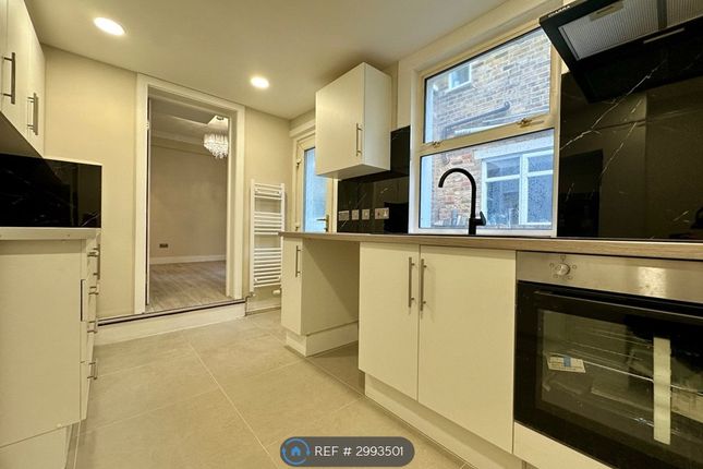 Eccleston Road, London photo 3