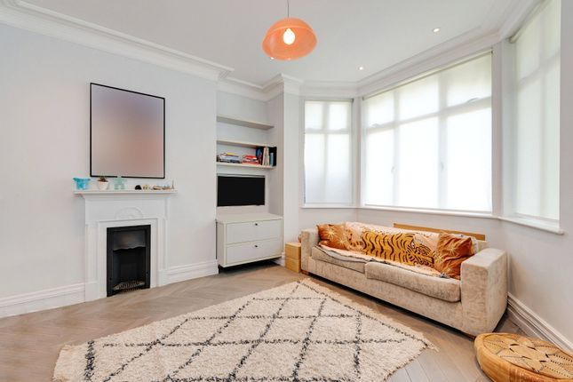 63, Windermere Avenue, London photo 4