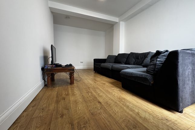 76, Flora Street, Cardiff photo 3