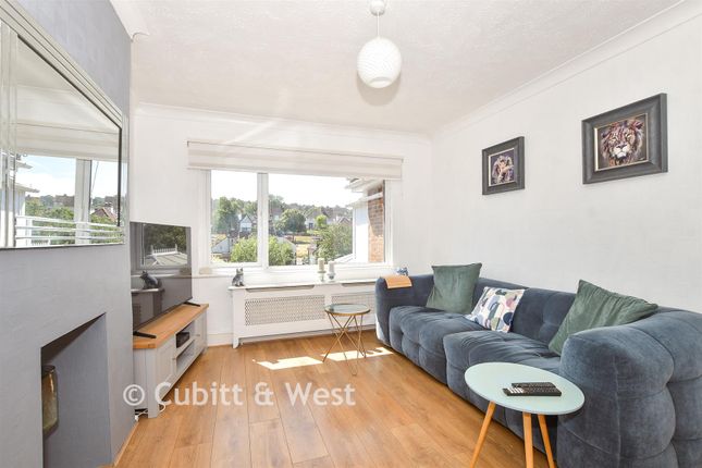 63, Dale Crescent, Brighton photo 4