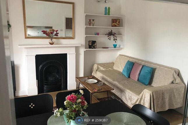 Sitting Room/Dinning Room