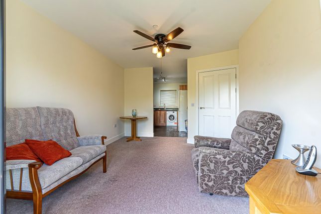 20 Greenfields, Theedway, Leighton Buzzard photo 4