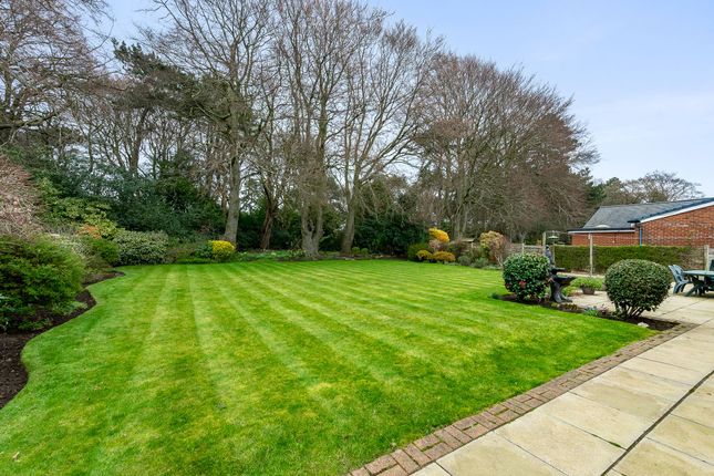 17 Taunton Road, Sale photo 2