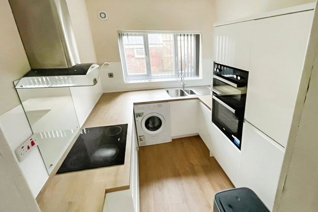 21, Elmswood Avenue, Rusholme photo 2