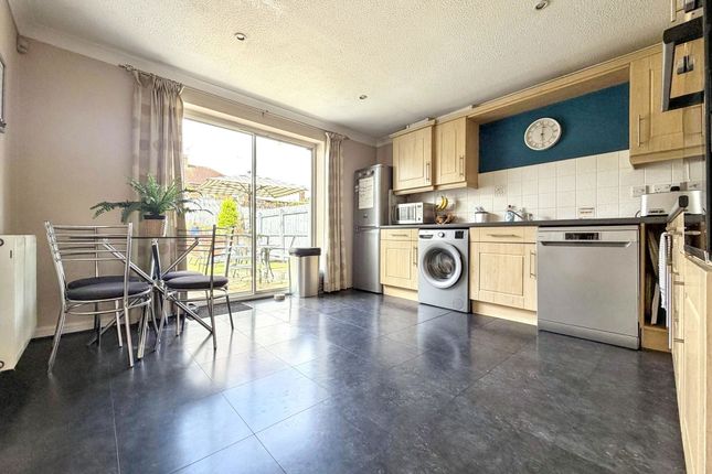 27, Ellesmere Close, Houghton Le Spring photo 3