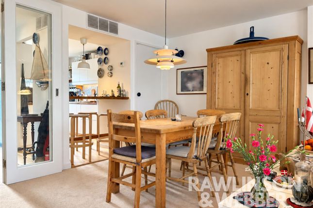 30, Winchilsea Crescent, West Molesey photo 3