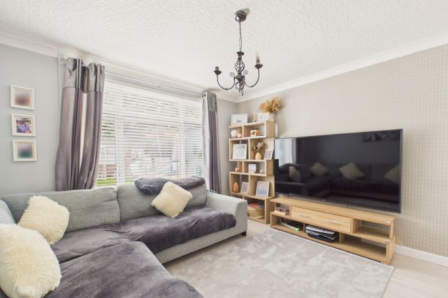 50 Troutsdale Grove, Hull, East Riding of Yorkshire photo 2