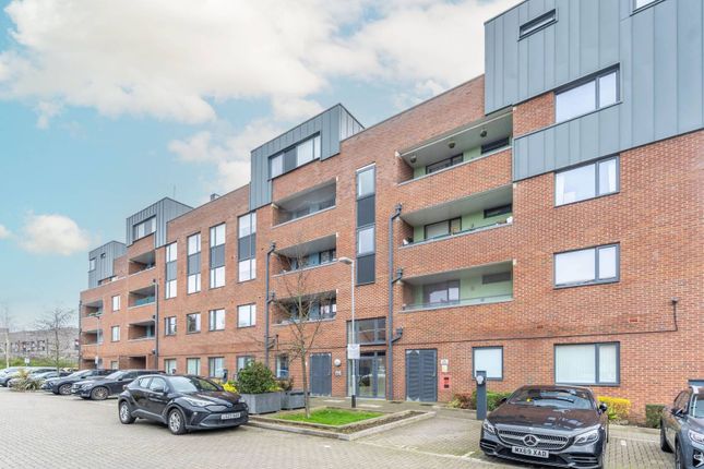 Flat for sale in Artisan Place, Harrow