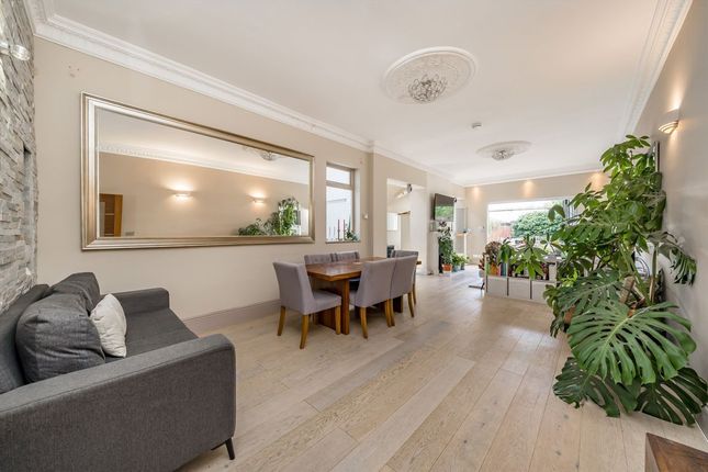 6, Astley Avenue, London photo 4