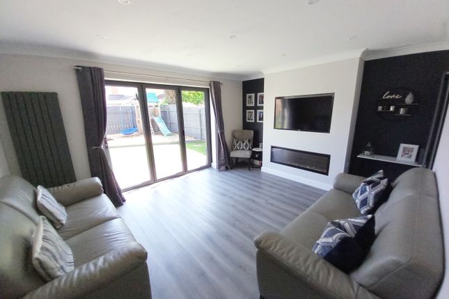 19, Thistle Close, Spennymoor photo 3