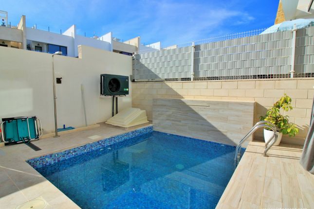 Semi-detached house for sale in Calle Ebro, Villamartin, Orihuela Costa, Alicante, Valencia, Spain