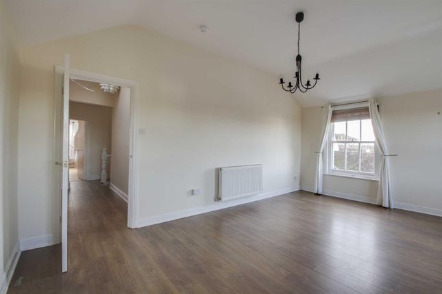 Flat to rent in High Street, Newport Pagnell, Milton Keynes