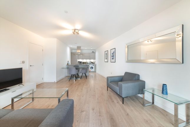 Flat to rent in Delancey Apartments, Williamsburg Plaza, London