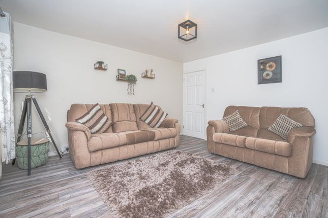 16, Gellatly Road, Dunfermline photo 2