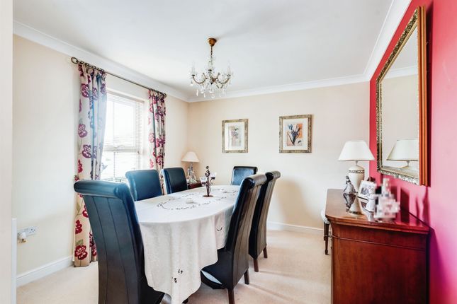 11, Addinsell Road, SWINDON photo 4