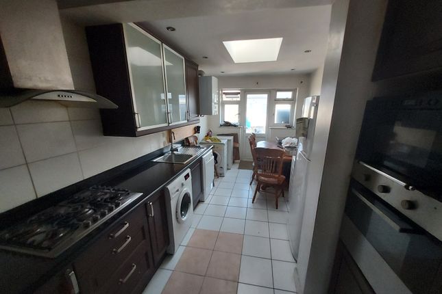 Lyndhurst Avenue, London photo 3
