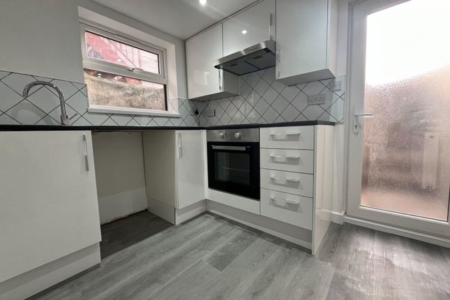 21,Flat 1, Darnley Street, Gravesend photo 3