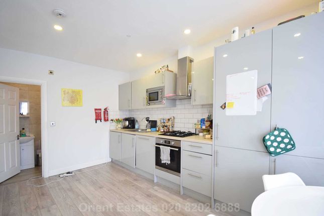 Flat to rent in Rodborough Road, Golders Green