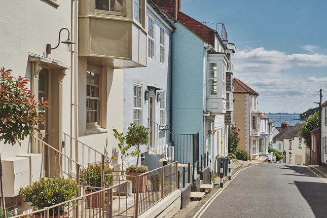 23, Cowes photo 2